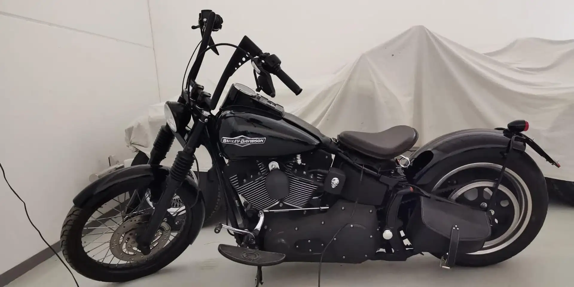 Harley-Davidson Night Train BOBBER Чорний - 1
