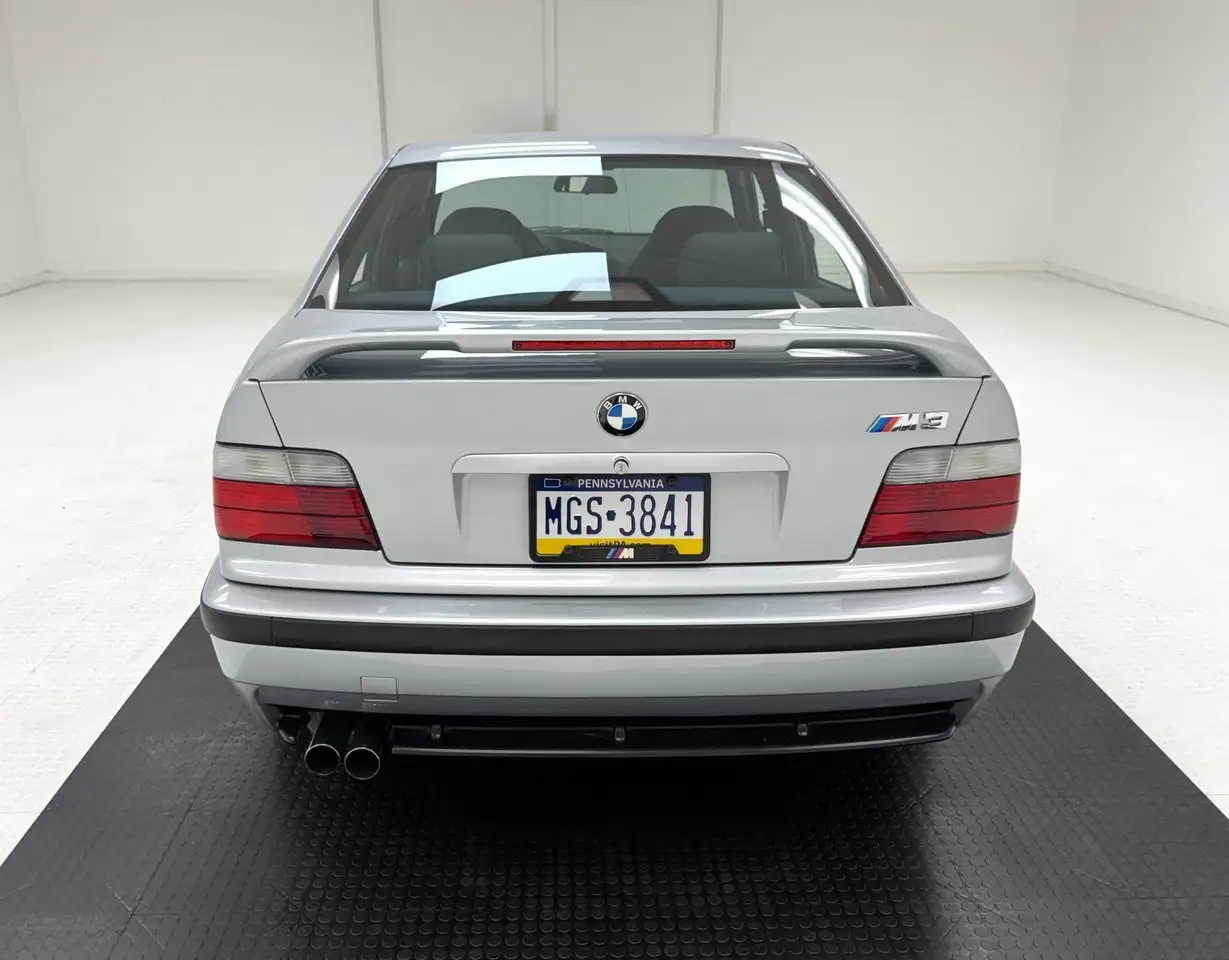 BMW M3 4 Door Sedan, foto 4