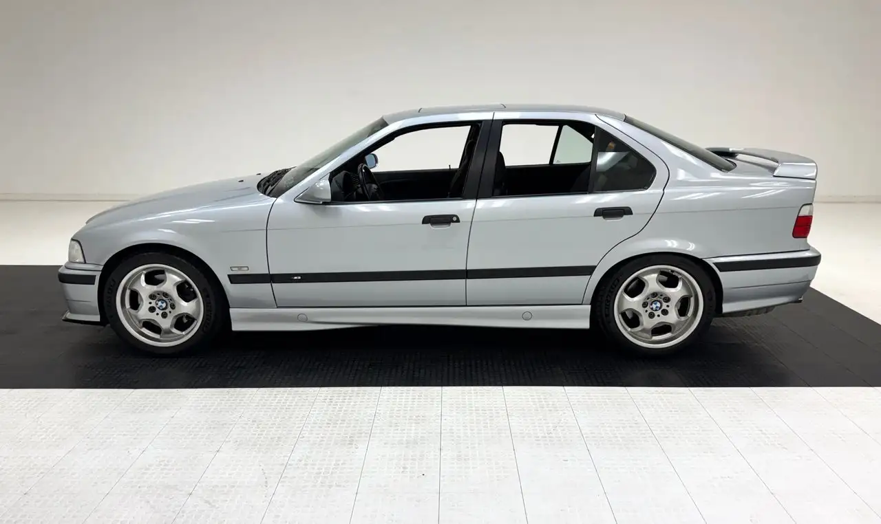 BMW M3 4 Door Sedan, foto 2