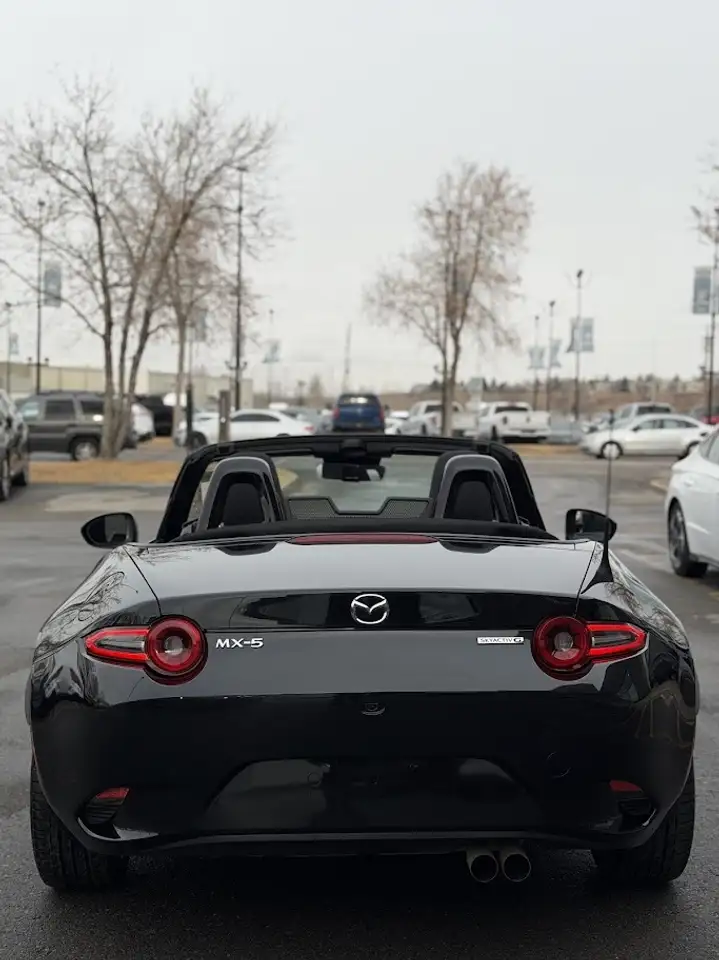 Mazda MX-5 Miata снимка Mazda MX-5 Miata