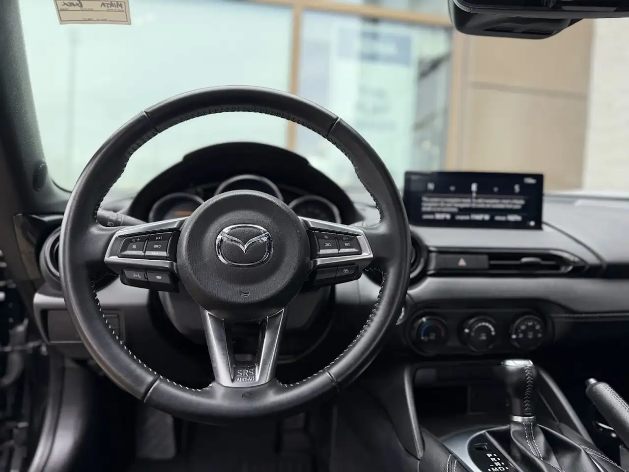 Mazda MX-5 Miata снимка Mazda MX-5 Miata