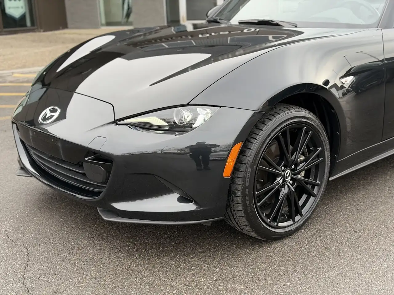 Mazda MX-5 Miata снимка Mazda MX-5 Miata