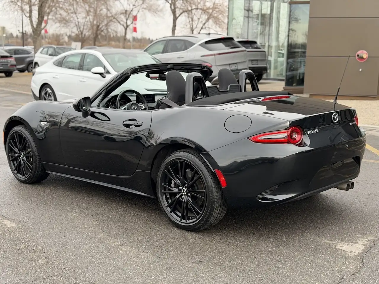 Mazda MX-5 Miata снимка Mazda MX-5 Miata