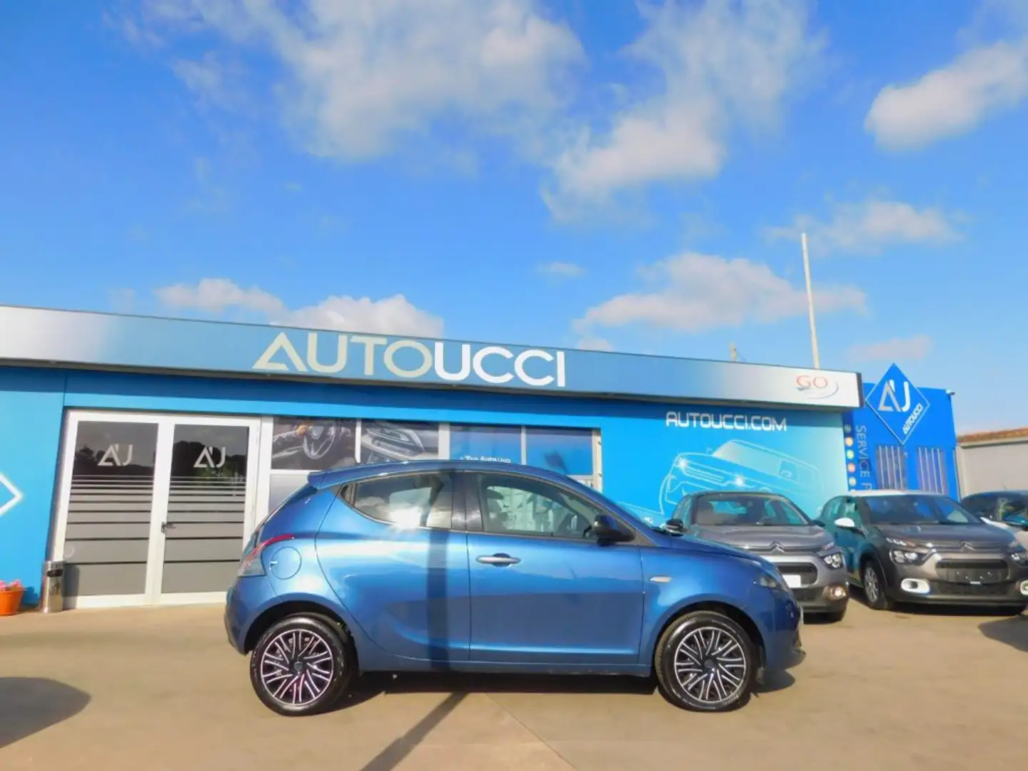 Lancia Ypsilon 1.0 FireFly 5 porte S&S Hybrid Gold Blu/Azzurro - 2