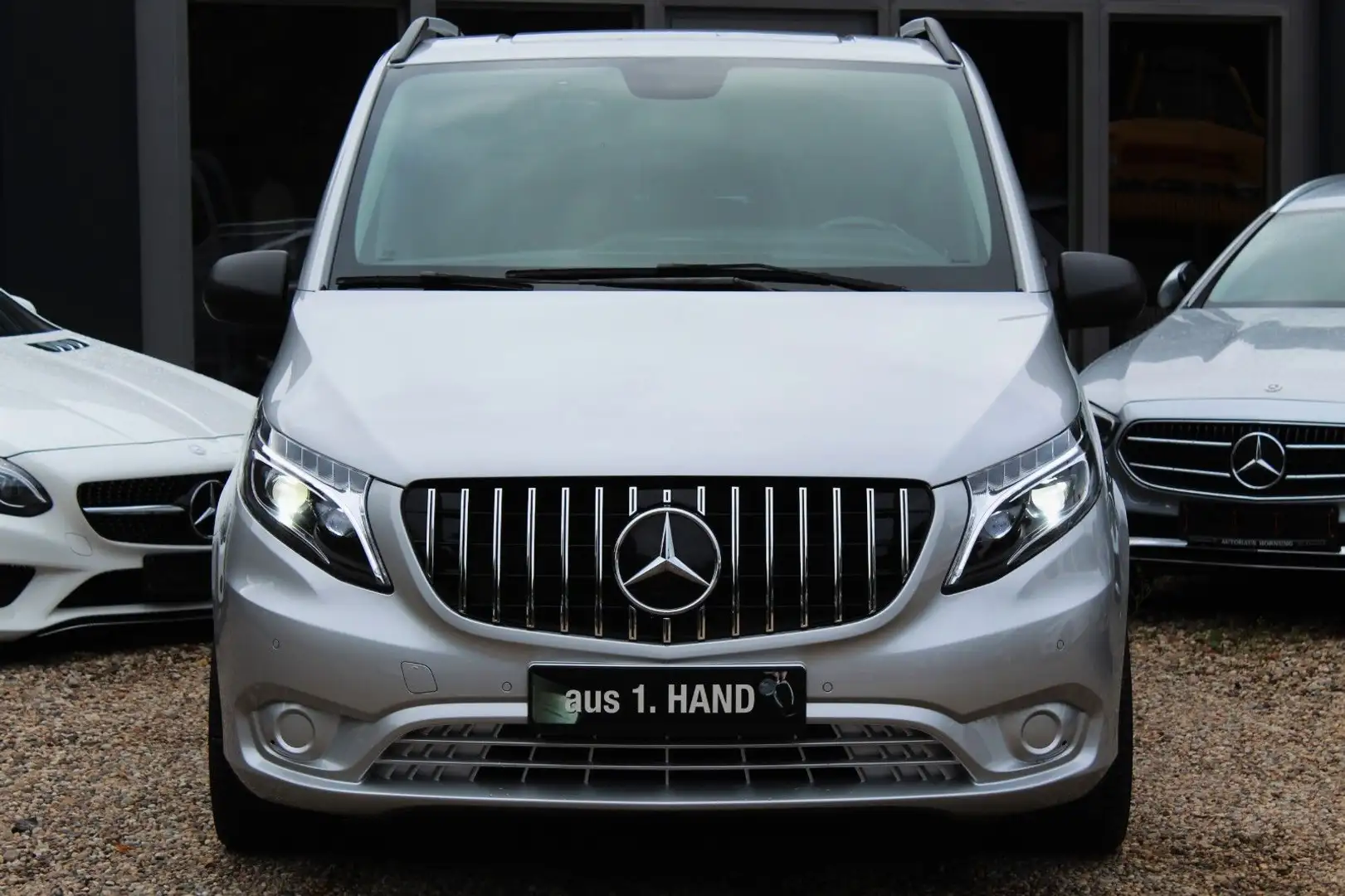 Mercedes-Benz Vito Tourer 116 CDI Pro 4-Matic kompakt 9-G Srebrny - 2