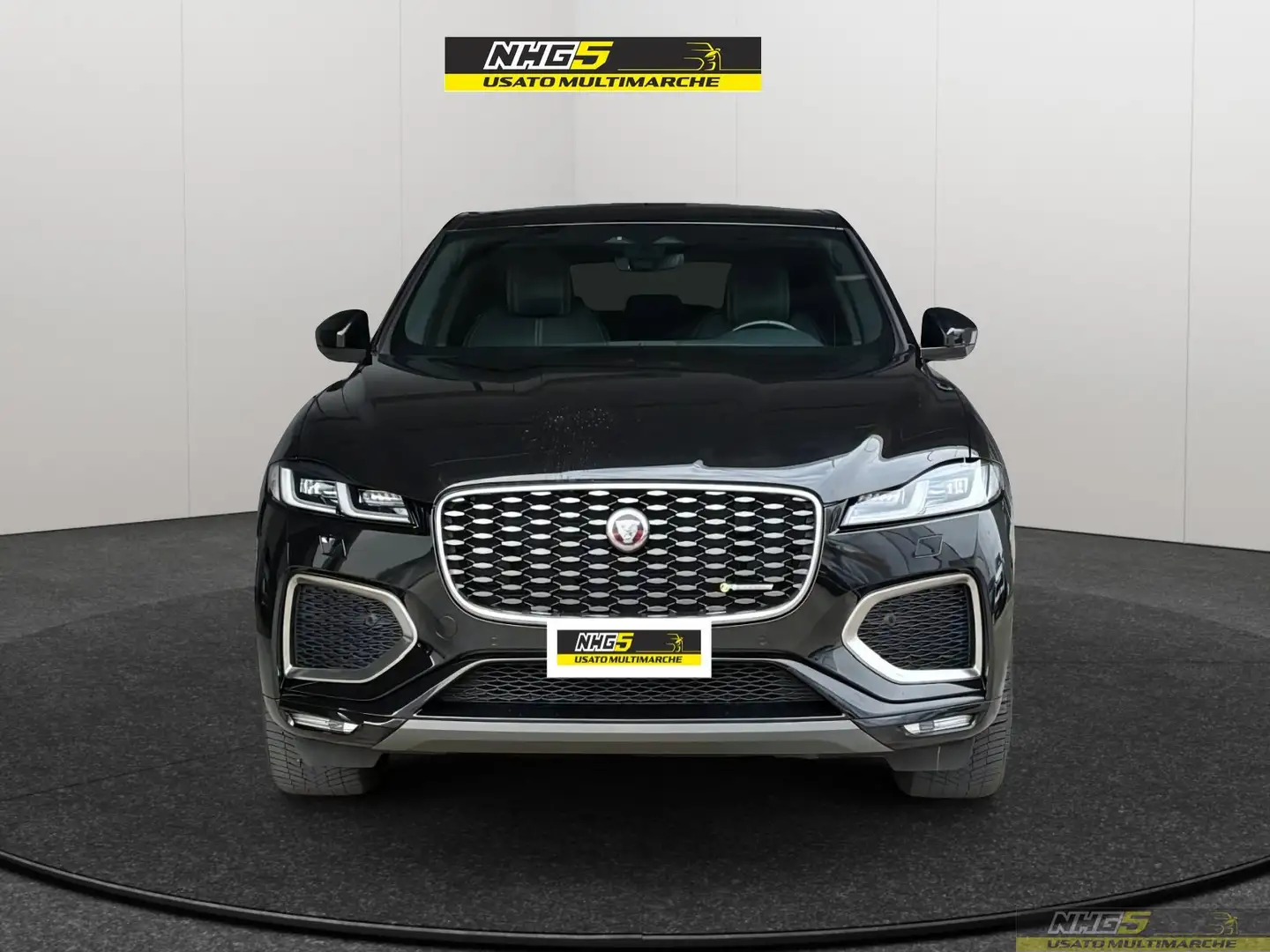 Jaguar F-Pace F-Pace 2.0 D 204 CV AWD aut. R-Dynamic SE Noir - 2