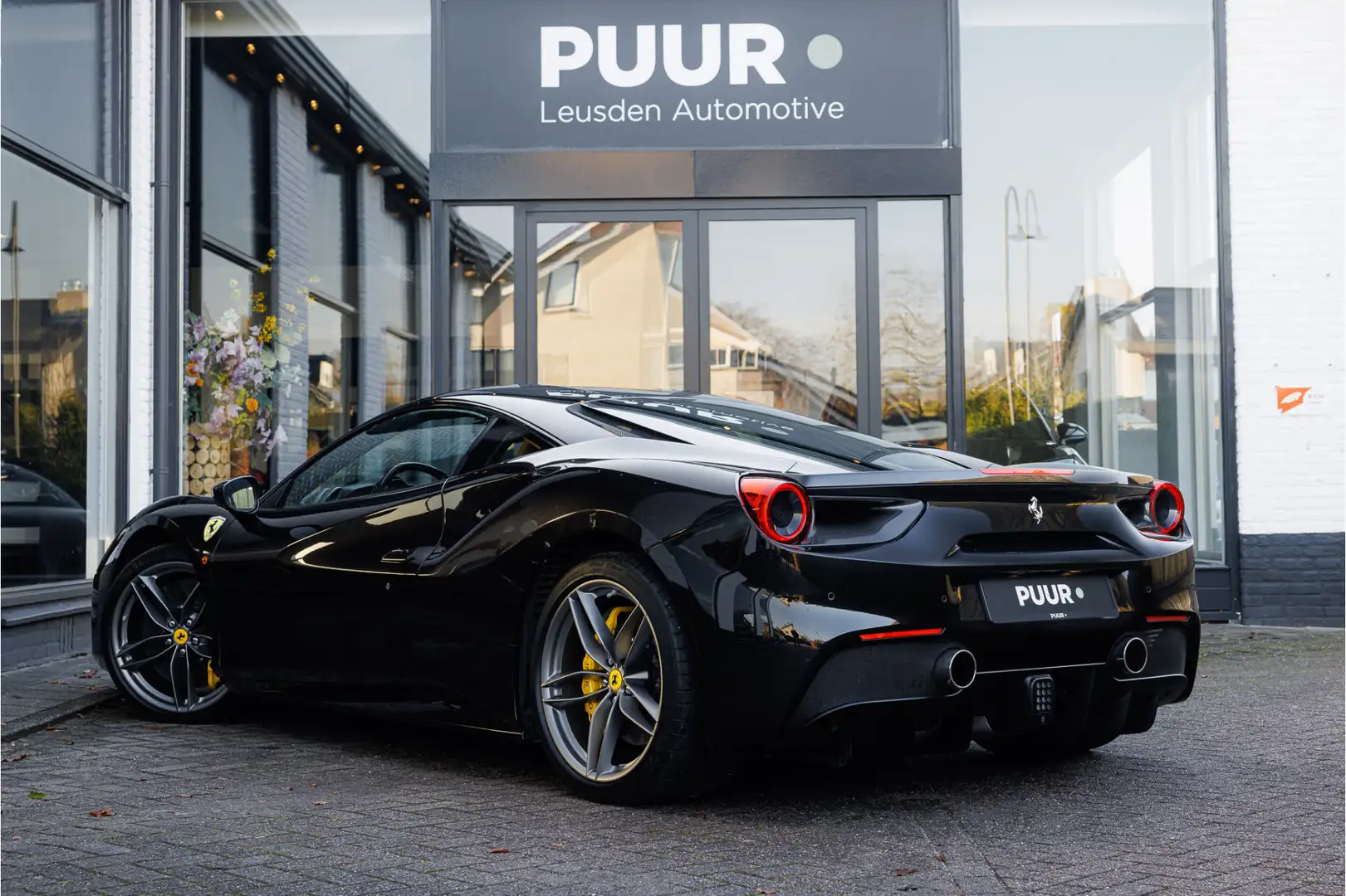 Ferrari 488 3.9 GTB [ FERRARI POWER WARRANTY ] Lift - Passenge Schwarz - 2