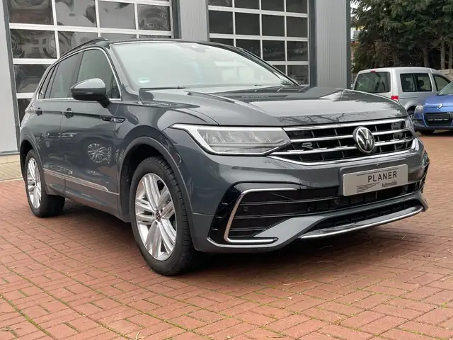Volkswagen Tiguan R-Line LED Navi Service neu