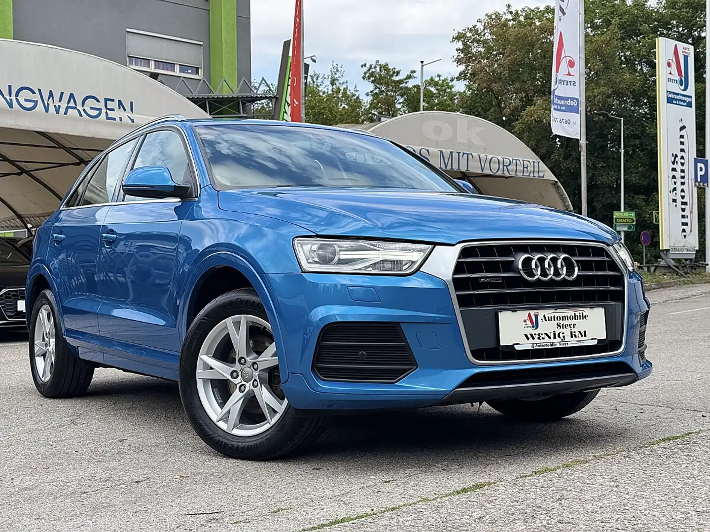 Audi Q3 2,0 TDI Sport quattro+Anhängerkupplung Blau - 1