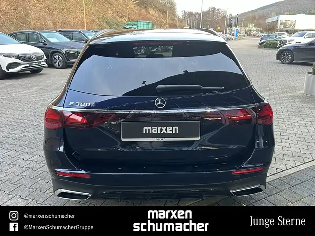 Mercedes-Benz E-Class view 5