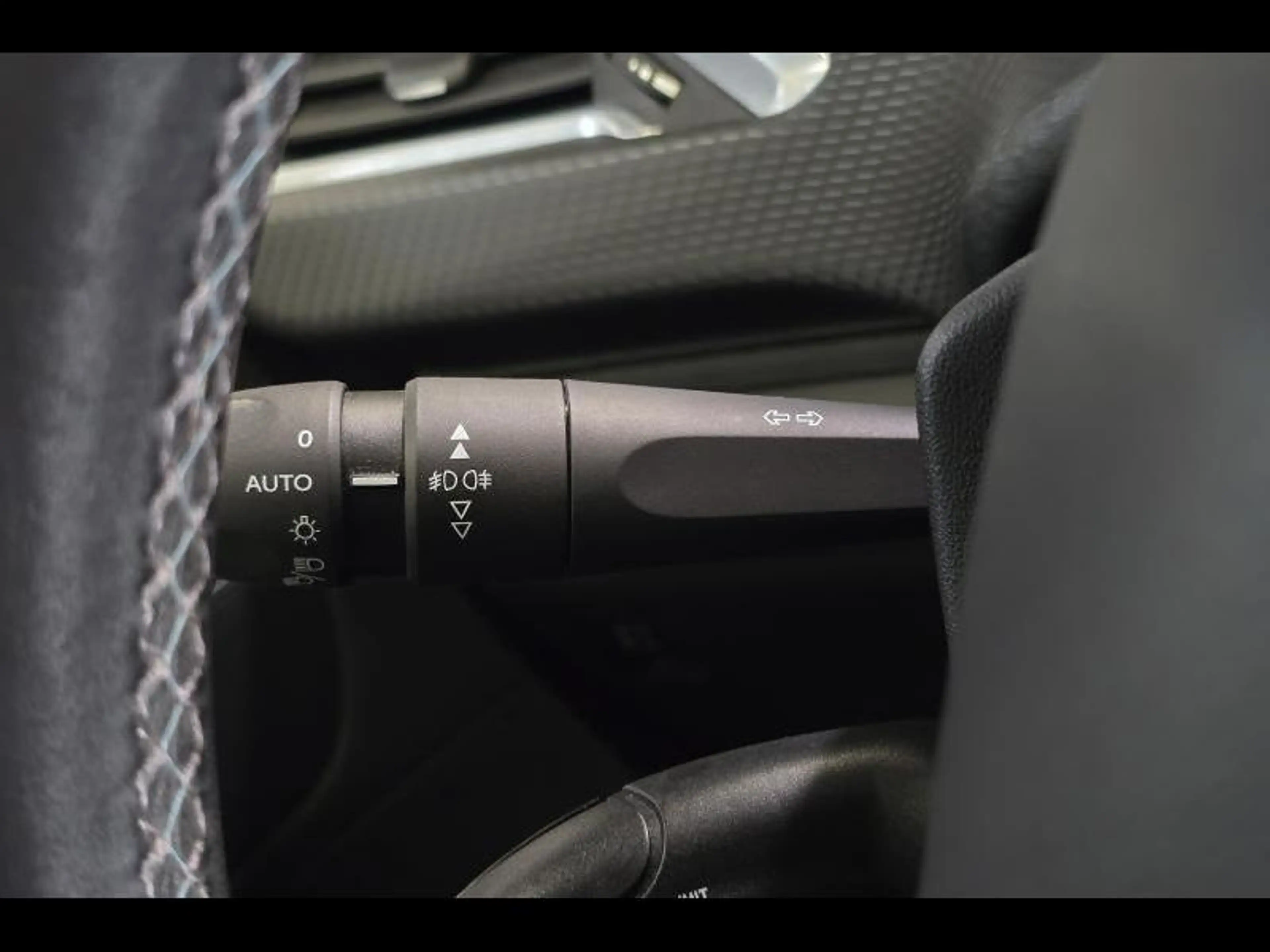 Peugeot 2008 Crossway gps panodak — photo 22