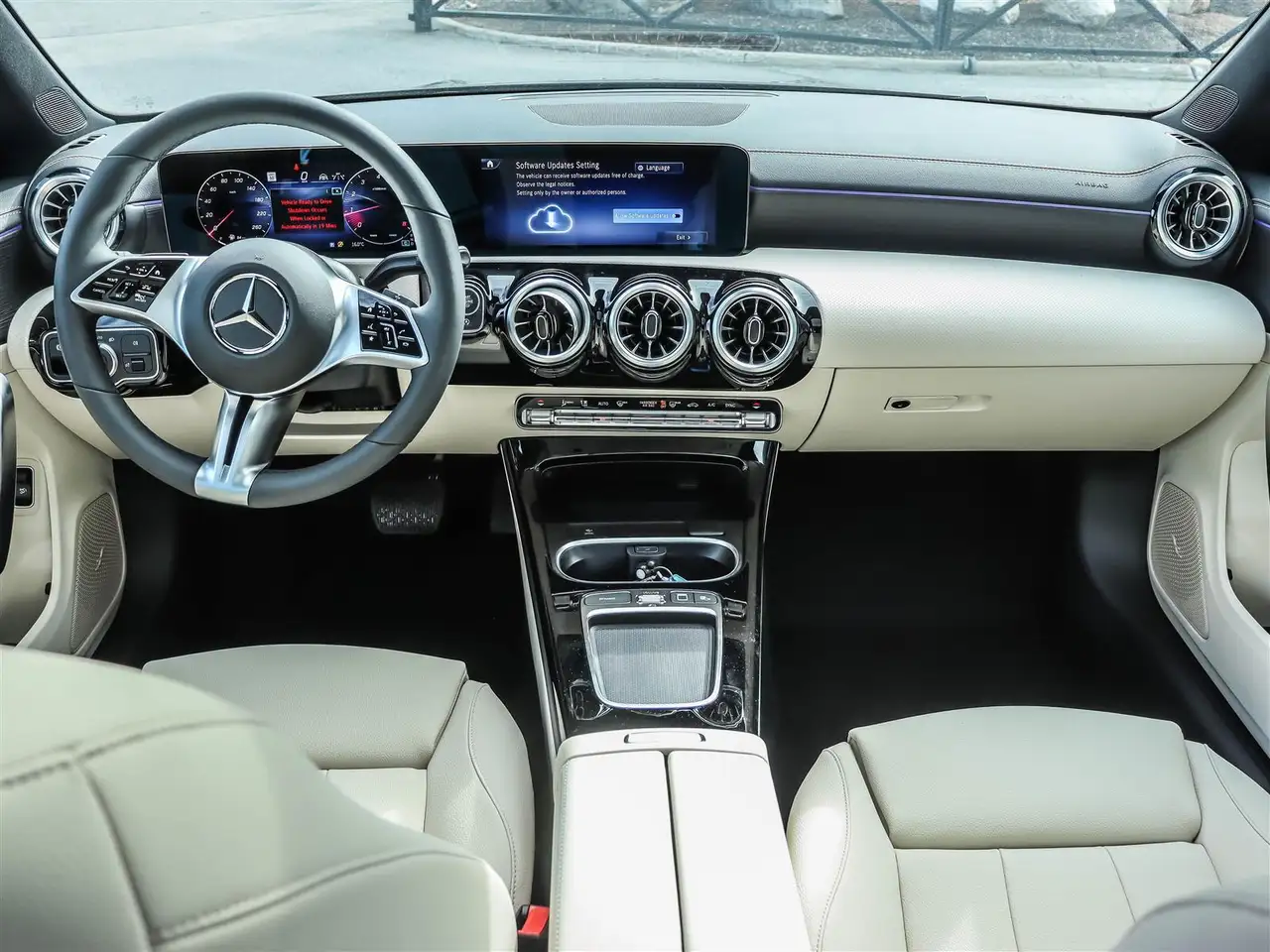 Mercedes-Benz CLA снимка Mercedes-Benz CLA