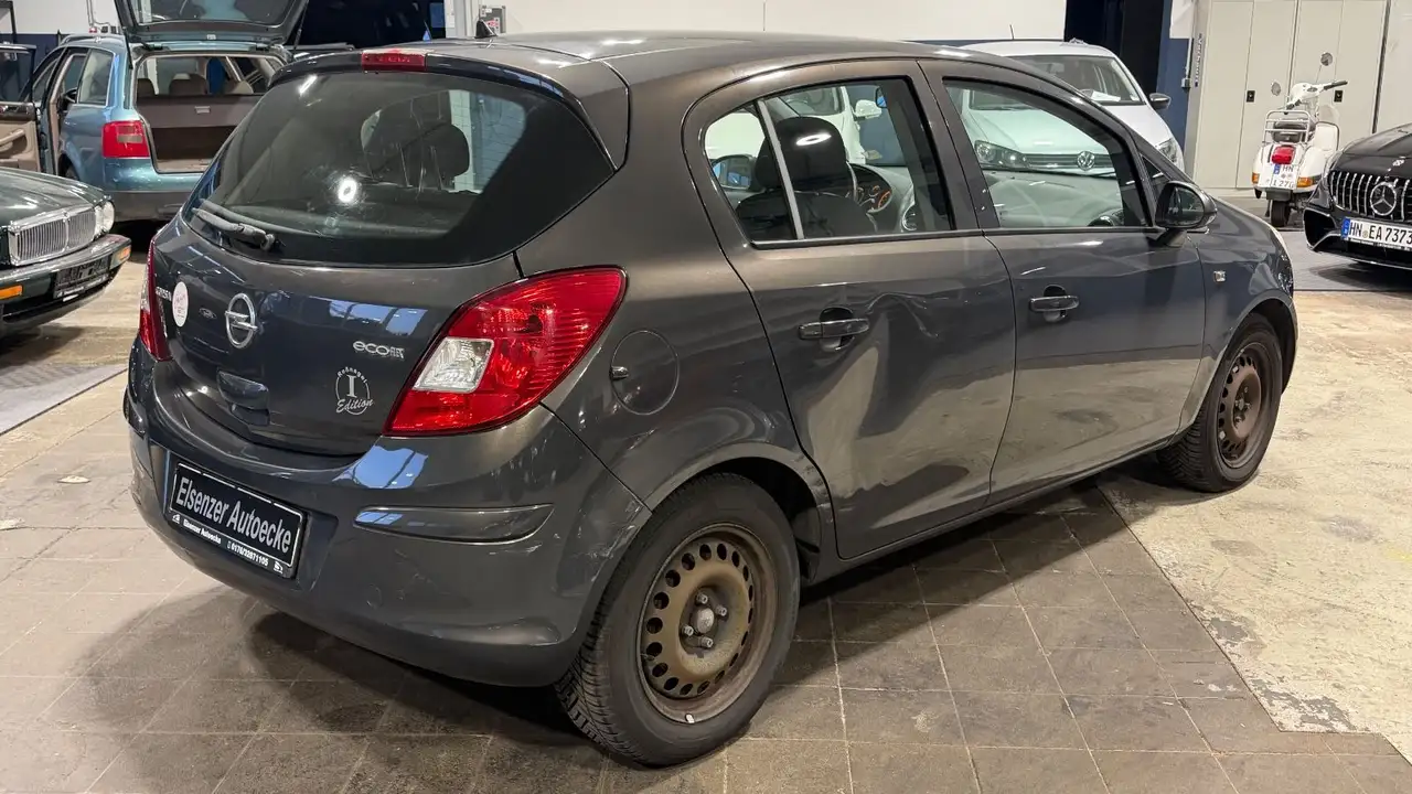 2013 Opel Corsa D Active, photograph 3