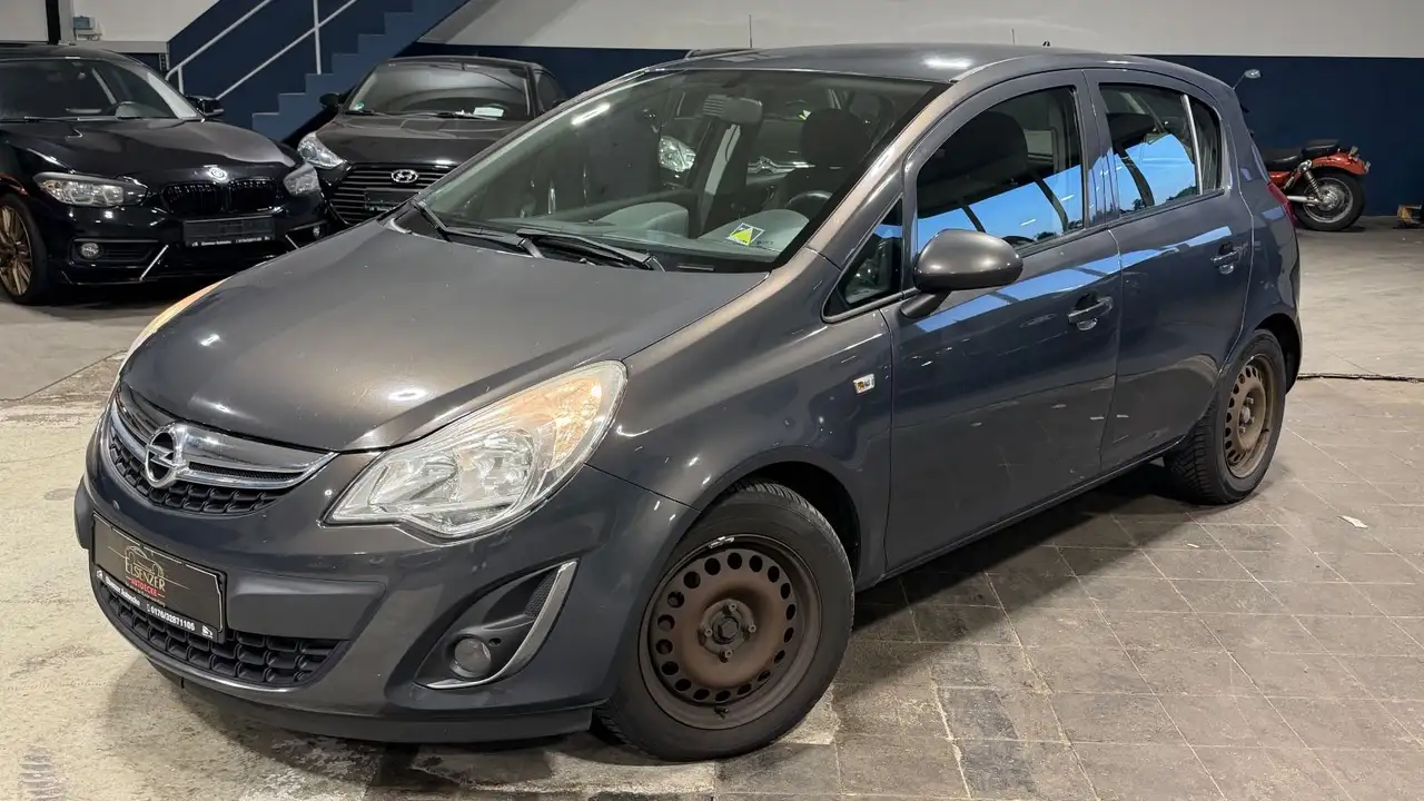 2013 Opel Corsa D Active, photograph 2