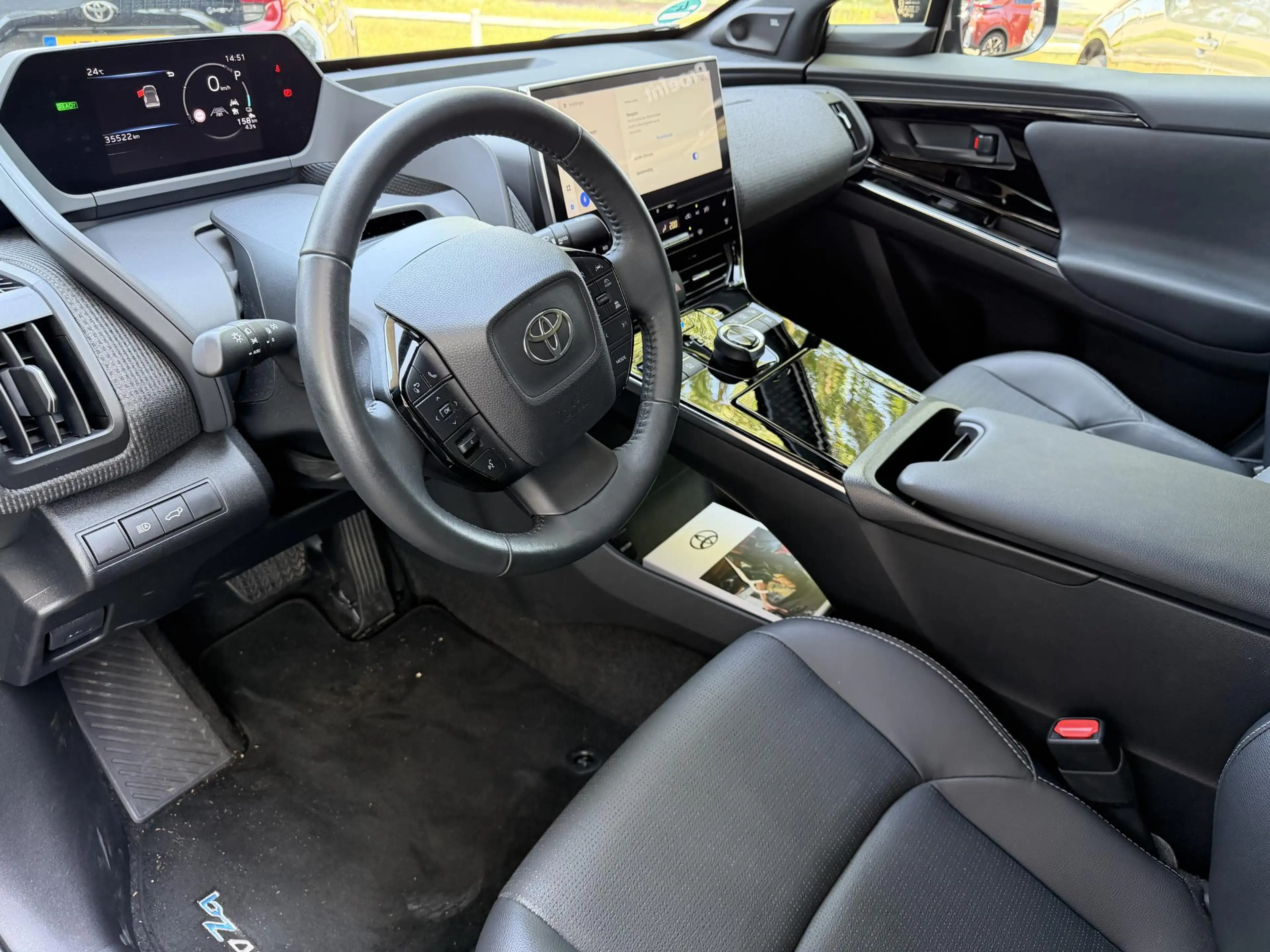 Toyota bZ4X Premium 71 kWh NL 3Fase Leer Stoelverkoeling — photo 9