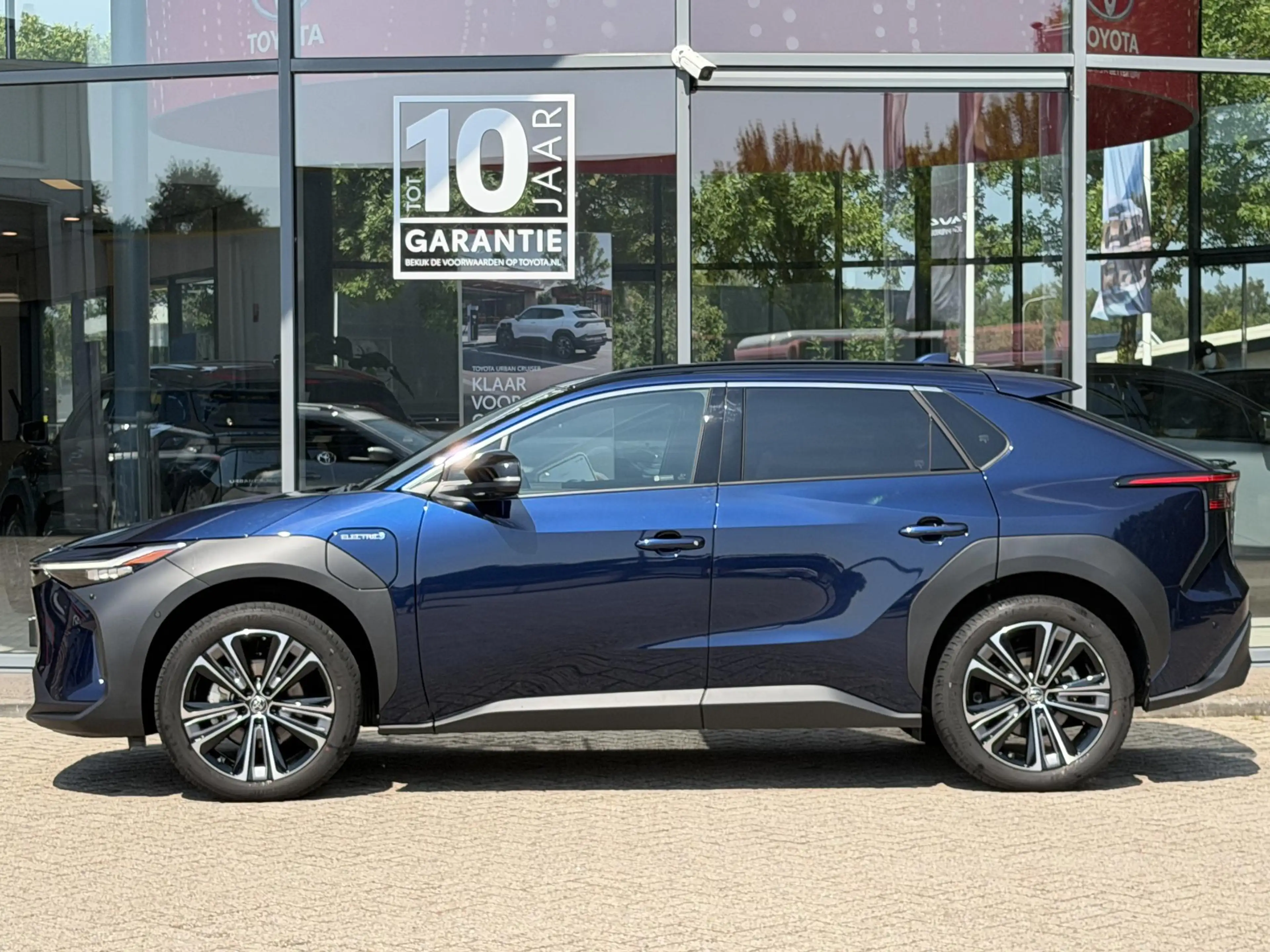 Toyota bZ4X Premium 71 kWh NL 3Fase Leer Stoelverkoeling — photo 2