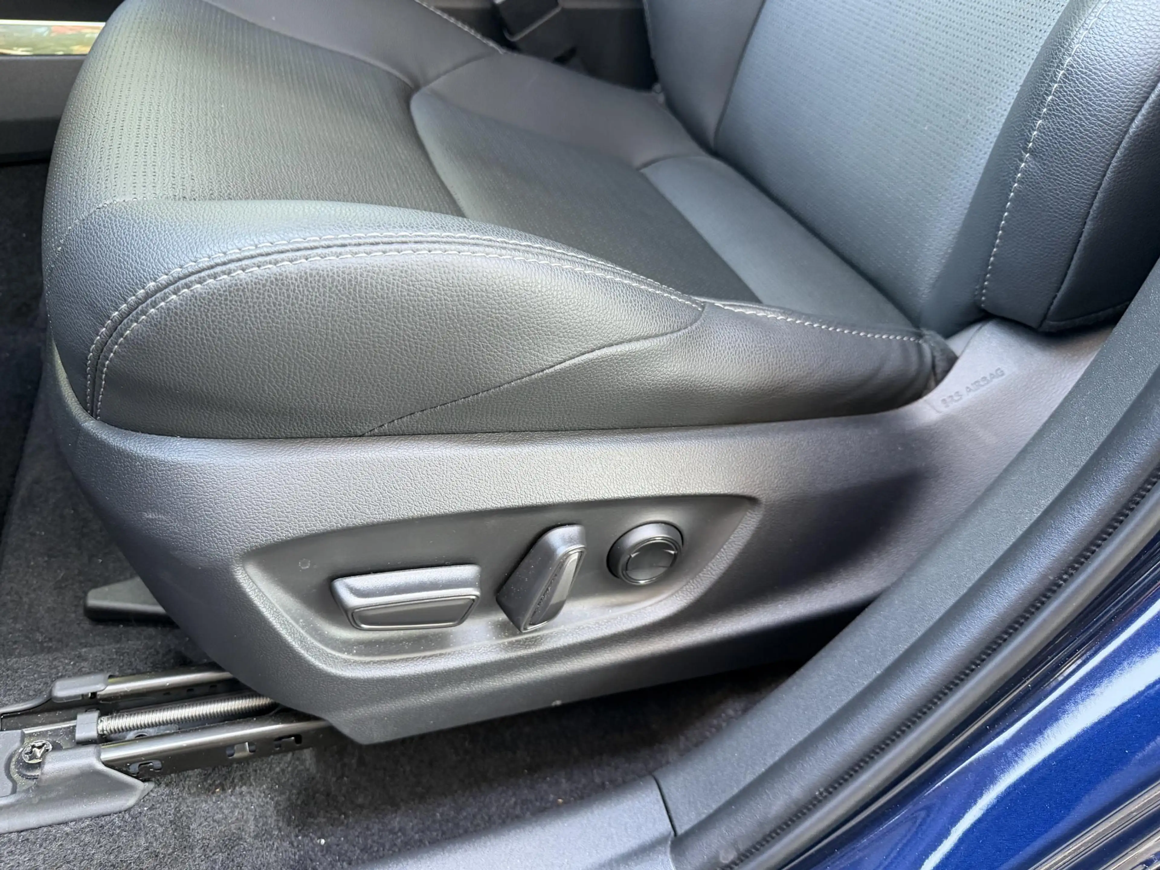 Toyota bZ4X Premium 71 kWh NL 3Fase Leer Stoelverkoeling — photo 6
