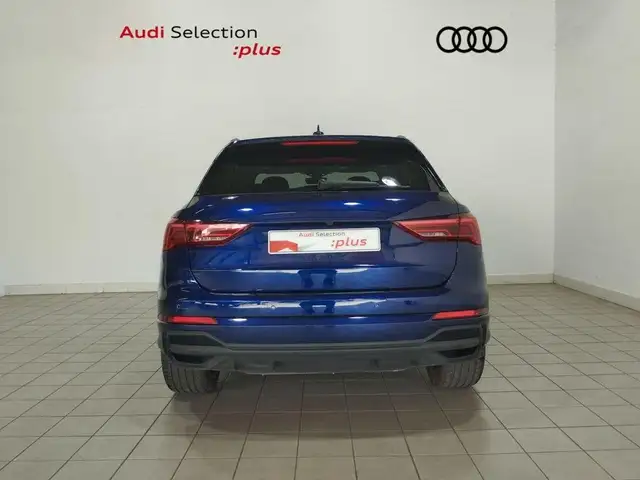 Audi Q3 view 5
