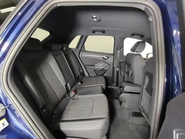 Audi Q3 view 7