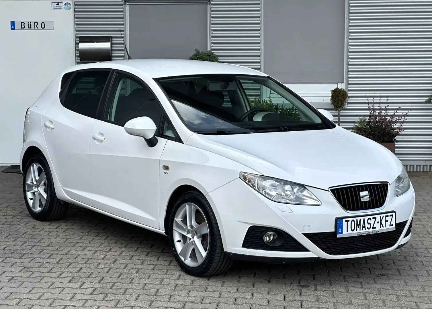 SEAT Ibiza 1.6 TDI CR Sport*SHz*AC*BC*TÜV+Insp.NEU Weiß - 1