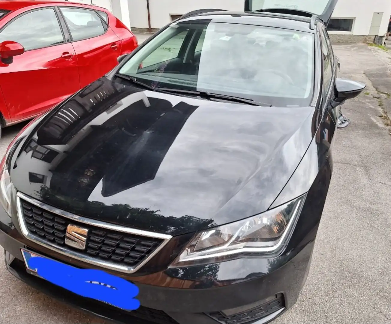 SEAT Leon Leon ST Reference 1,6 TDI Start-StoppReference Schwarz - 1