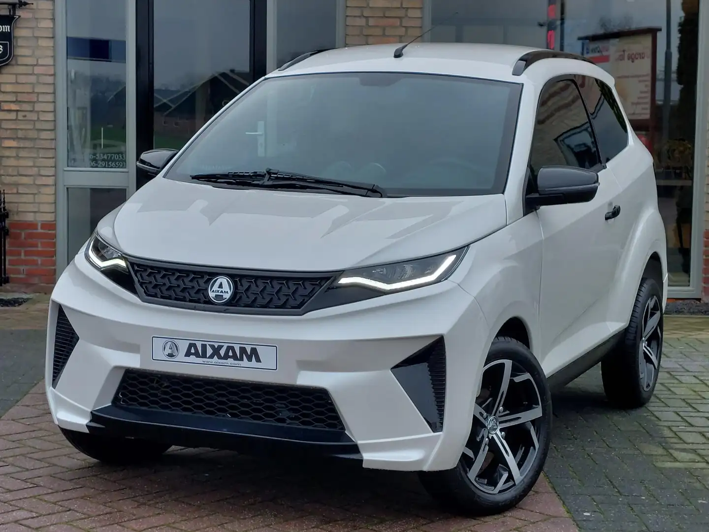 Aixam Crossover e-Crossover Premium | Nieuw op voorraad | Standkac Alb - 1