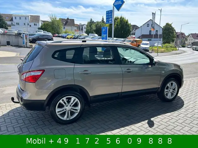 Nissan Qashqai+2 view 4