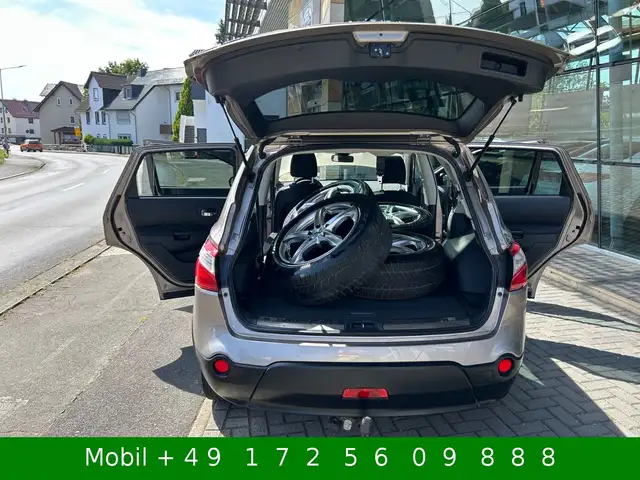Nissan Qashqai+2 view 3