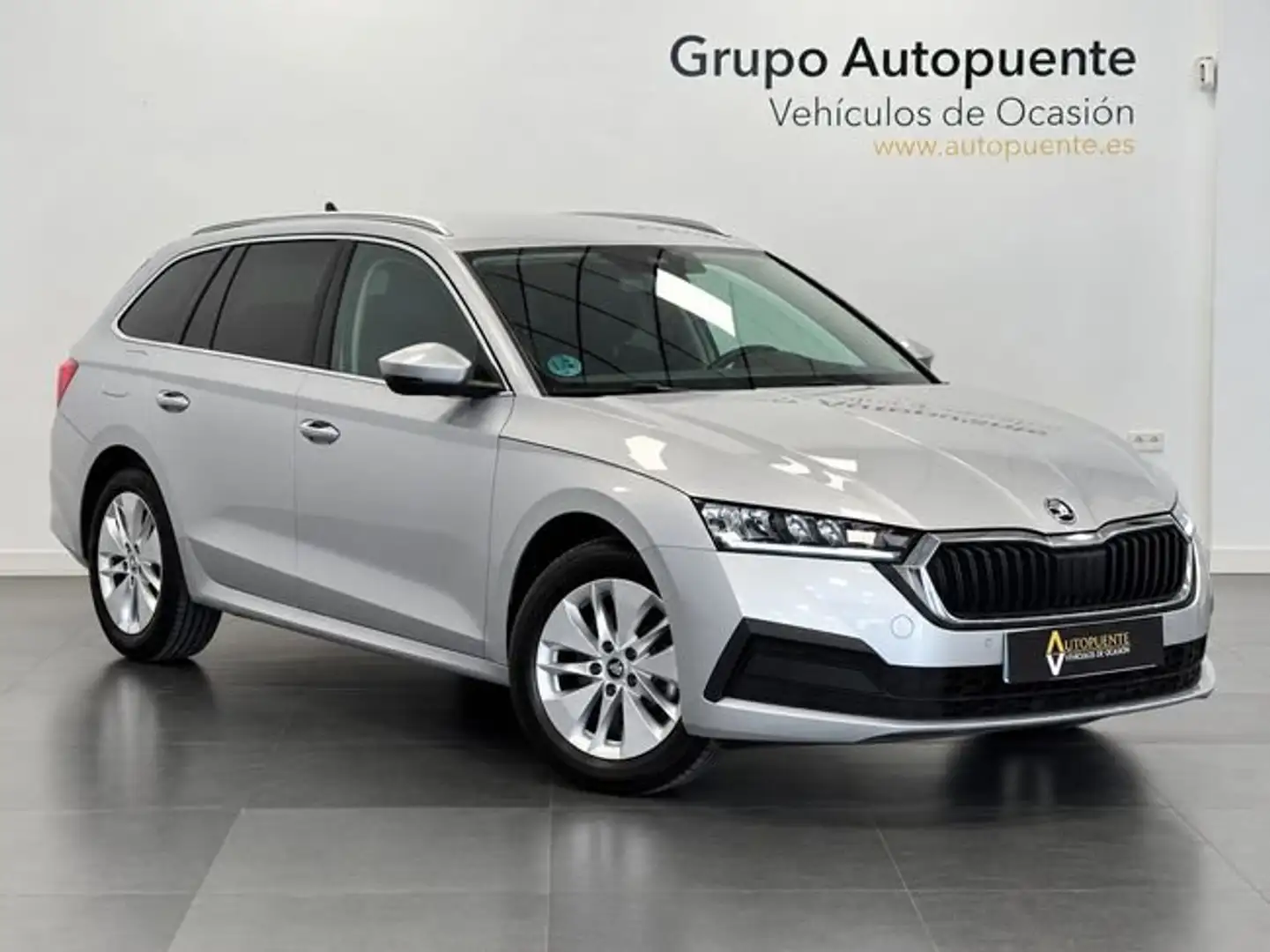 Skoda Octavia AMBITION DSG Plateado - 1