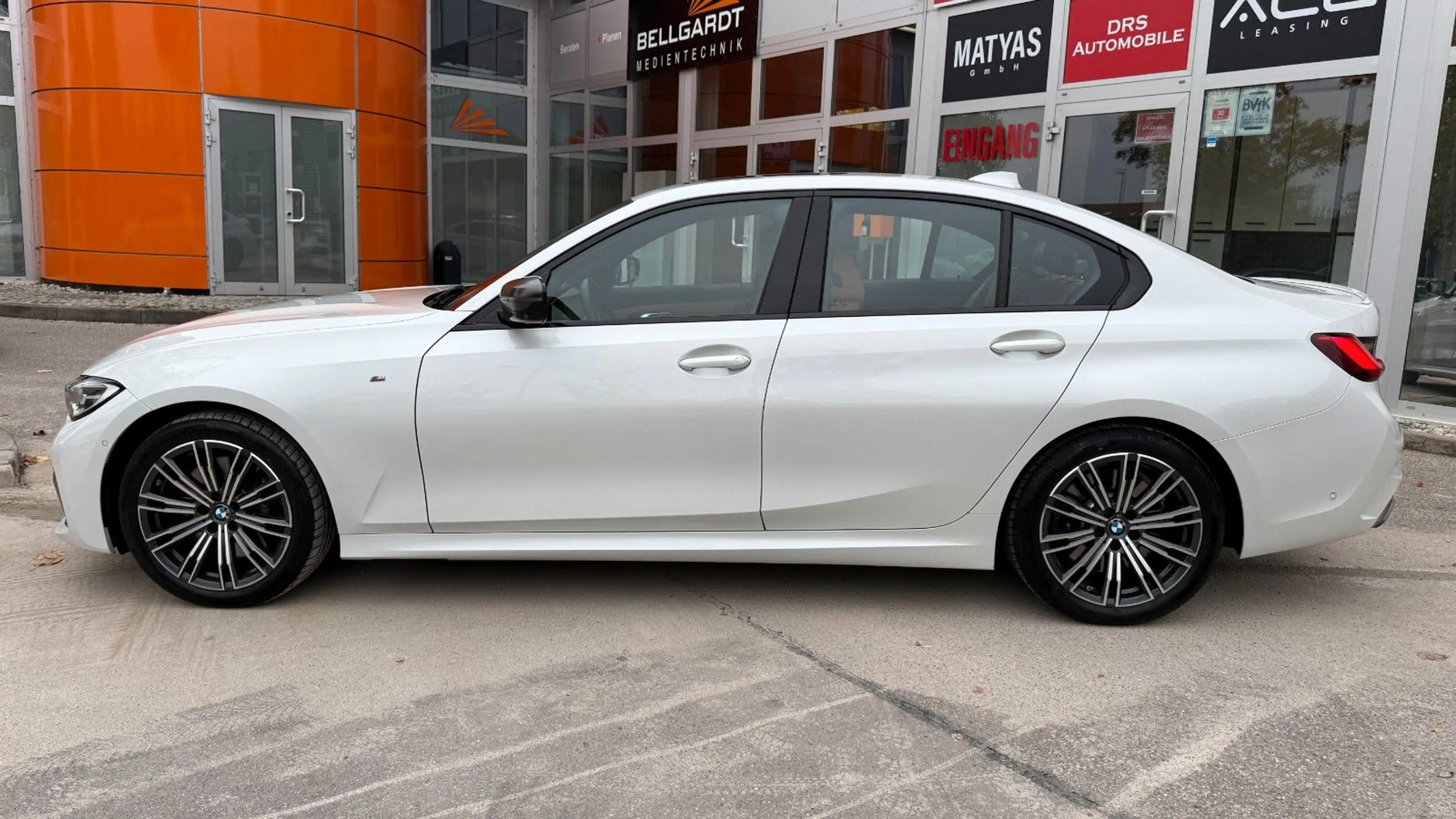 BMW 340 xDrive/360°/HeadUP/AHK/Assist.Driv.Prof. — photo 2