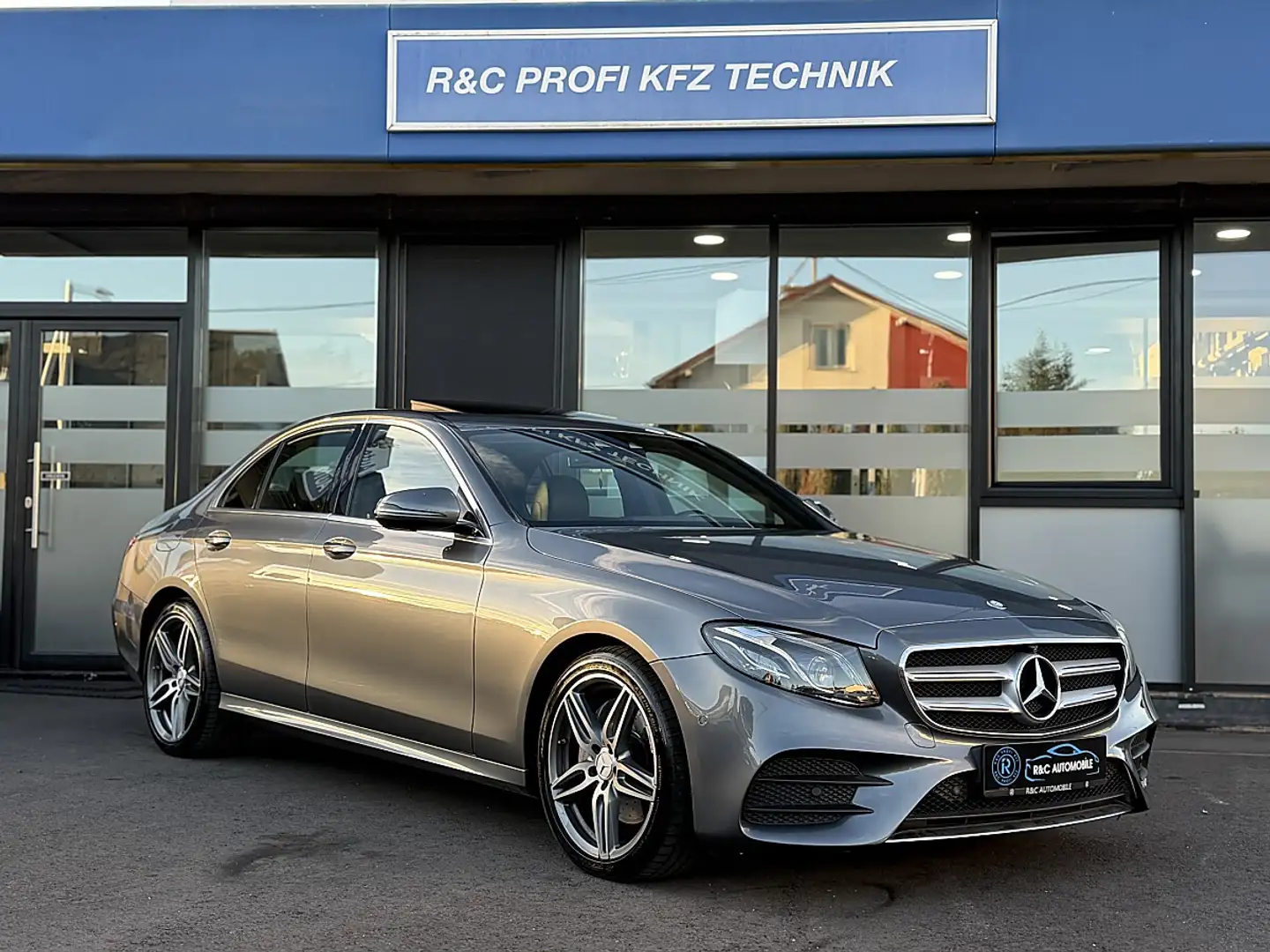 Mercedes-Benz E 220 d AMG Line/SCHIEBEDACH/BURMASTER/HEAD UP Silber - 2