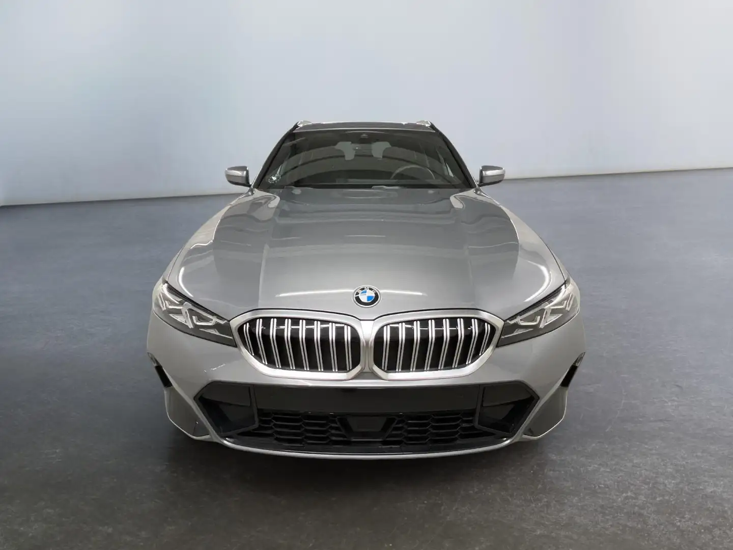BMW 330 330i xDrive M Sport 245PS/180kW Steptronic 2026... Grau - 2