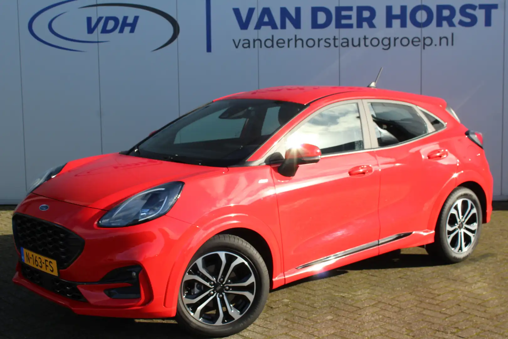 Ford Puma 1.0-125pk EcoBoost Mild-Hybrid ST-Line. Slechts 17 Rood - 1