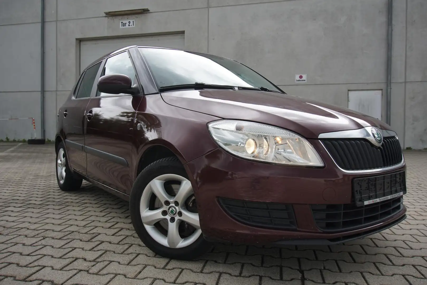 Skoda Fabia 1.2TSI AHK SHZ Radio Klima Tempomat Rot - 1