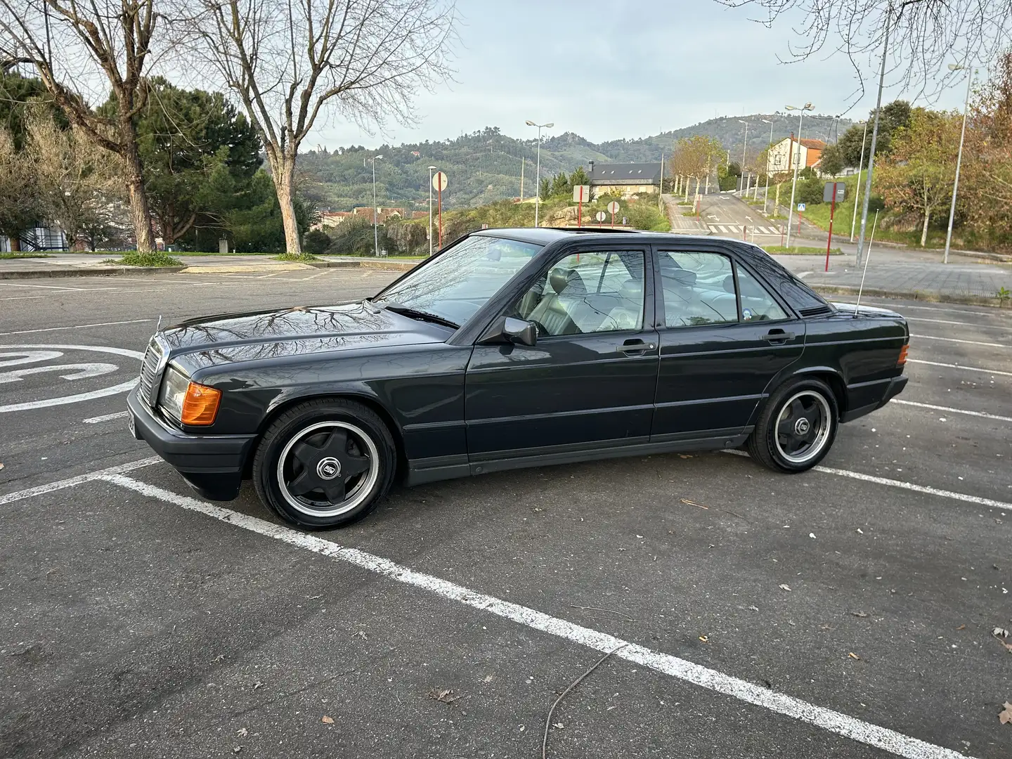 Mercedes-Benz 190 190E 2.6 - 1