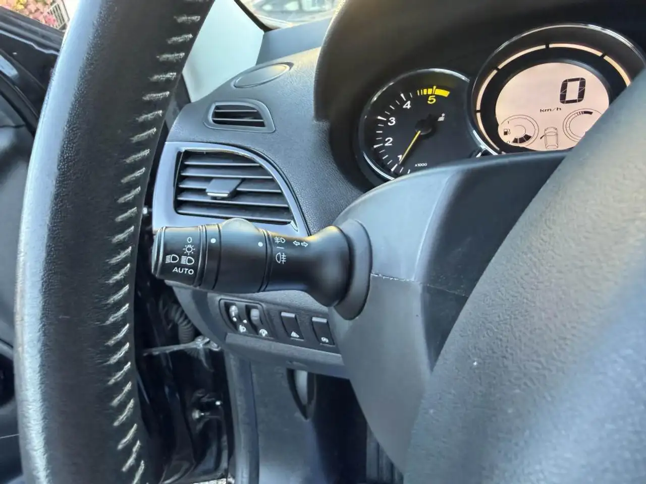 Renault Megane Coupé — photo 24