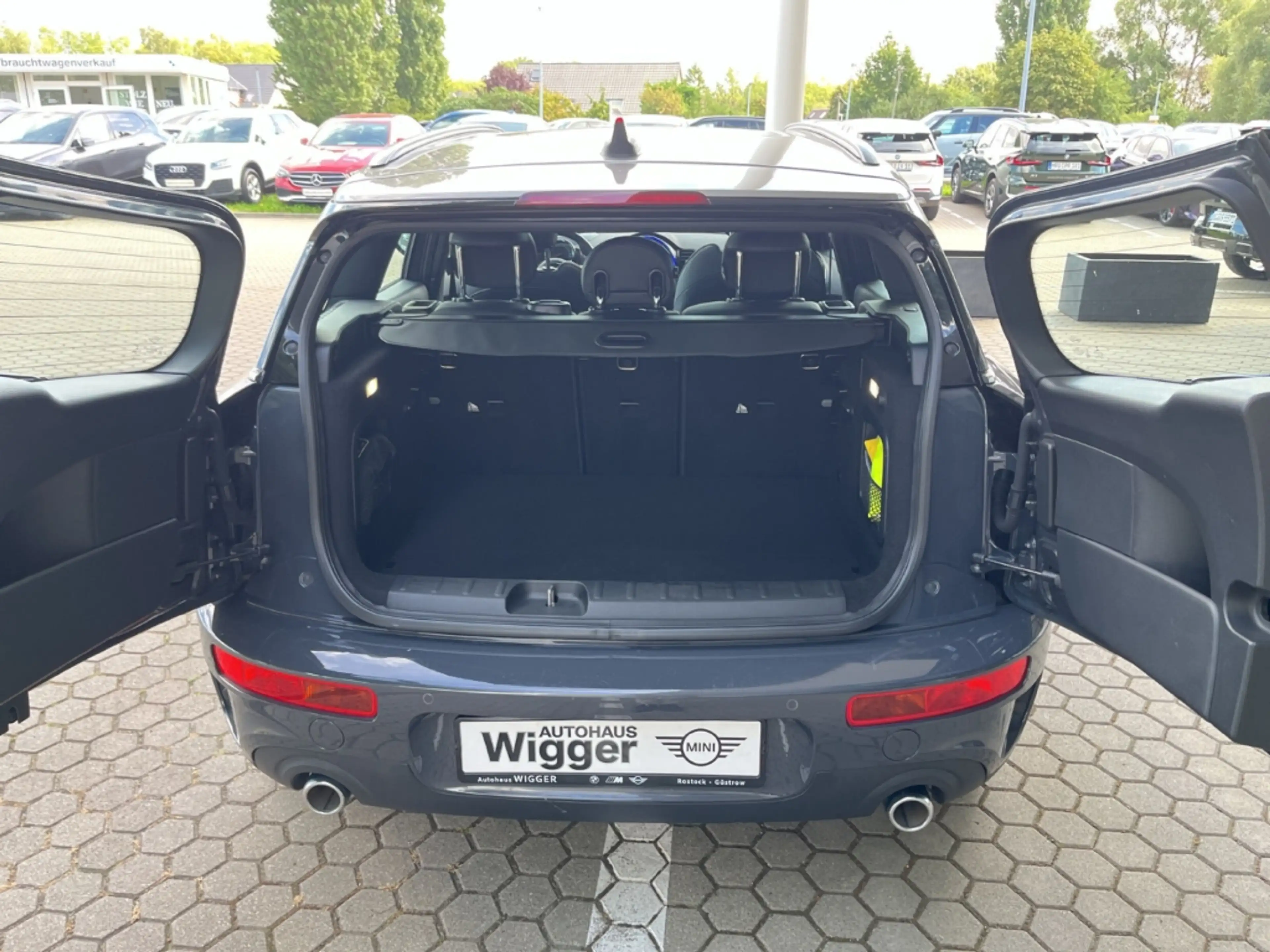 MINI Cooper SD Clubman ALL4/Panorama/Navi/Leder/LED — photo 15