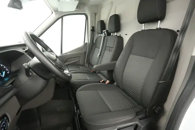 Ford E-Transit view 10