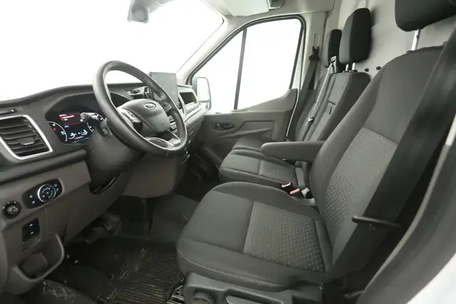 Ford E-Transit view 22