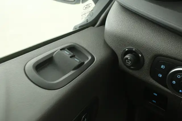 Ford E-Transit view 21