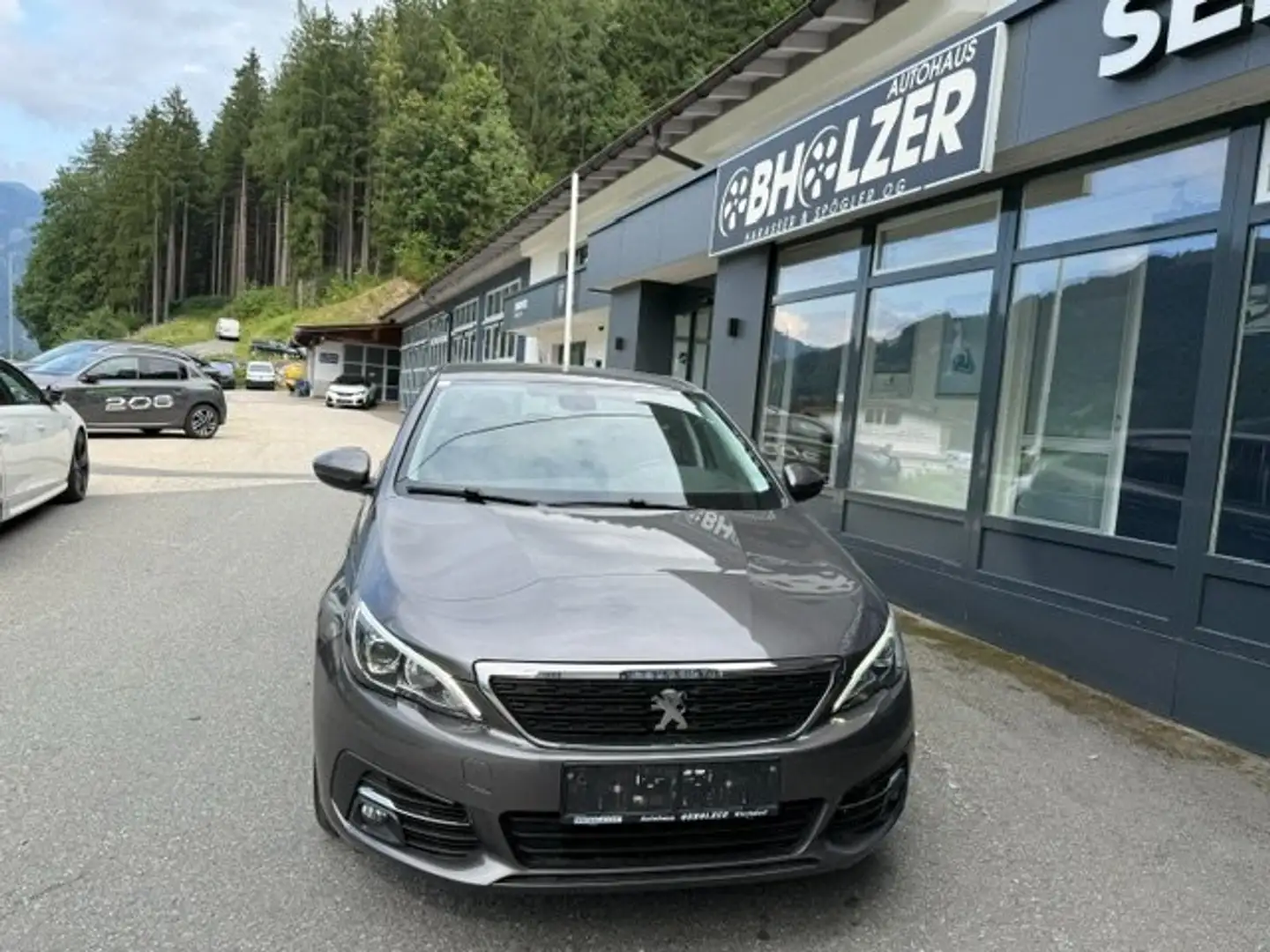 Peugeot 308 Style 1,2 Pure Tech110 Grau - 2