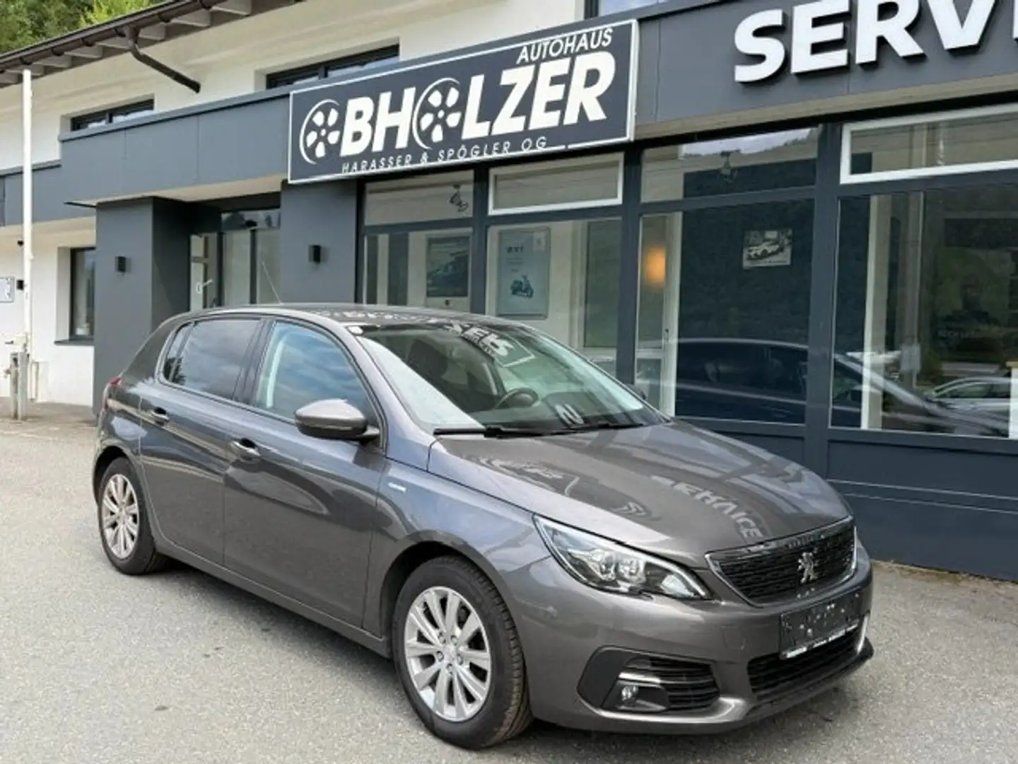 Peugeot 308 Style 1,2 Pure Tech110 Grau - 1