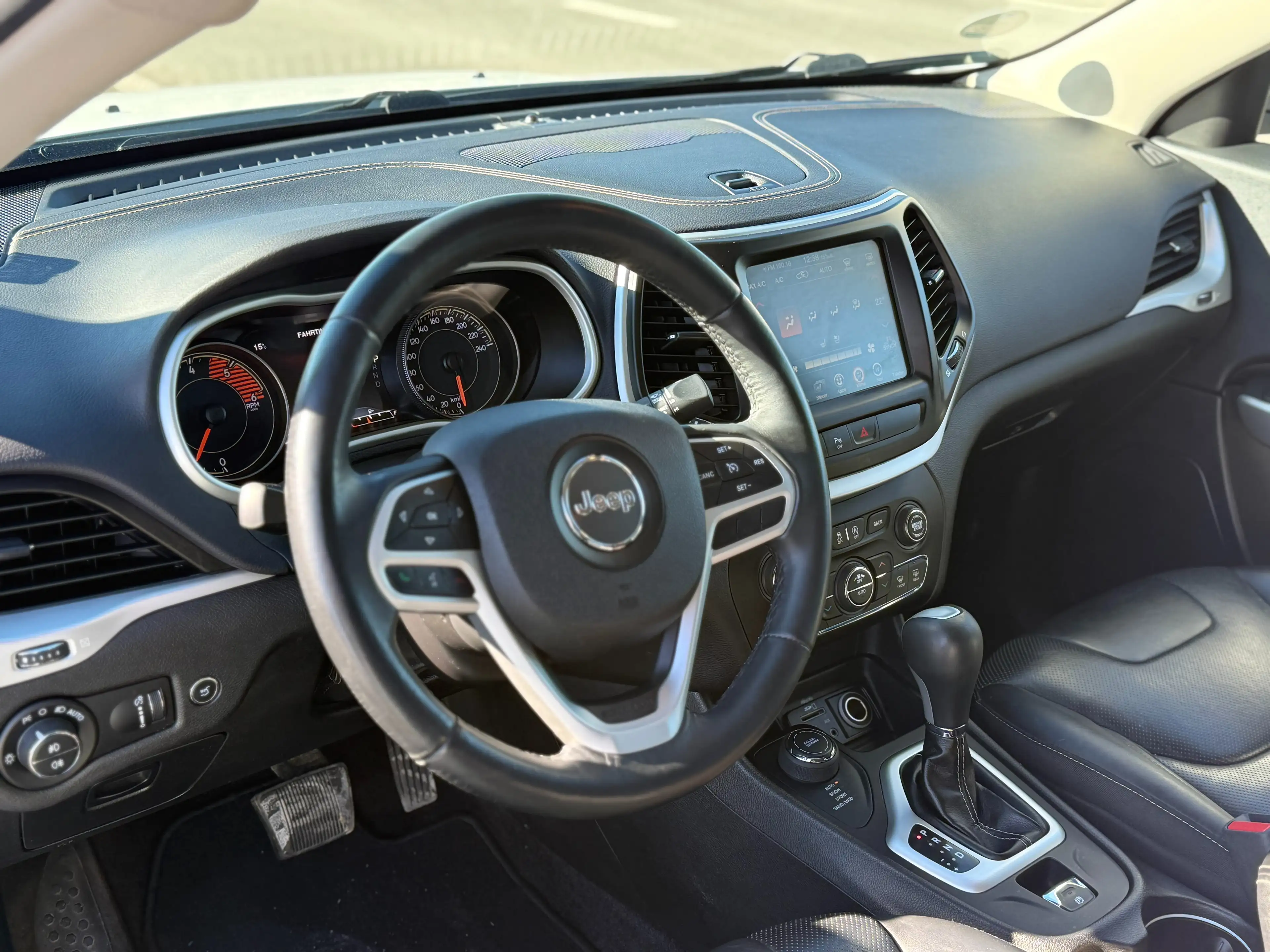 Jeep Cherokee Cherokee 2.2 MJD 4WD — photo 13