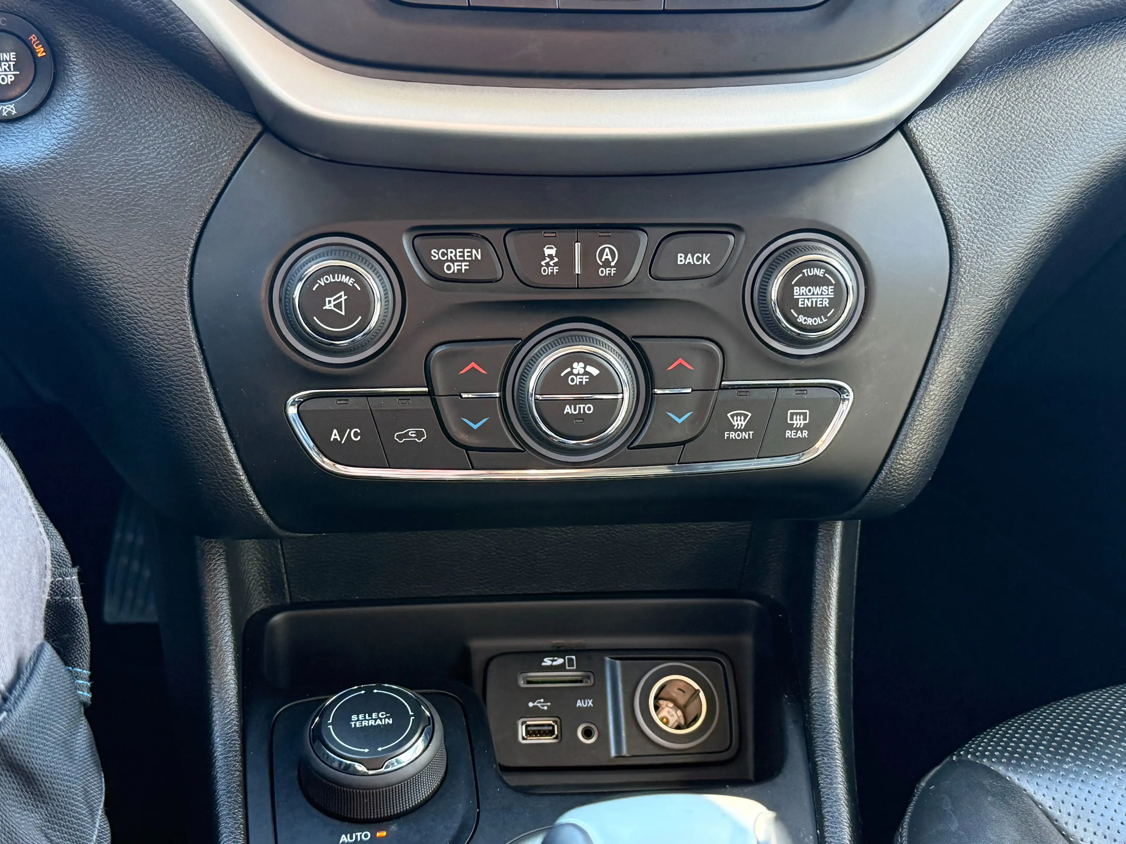 Jeep Cherokee Cherokee 2.2 MJD 4WD — photo 14