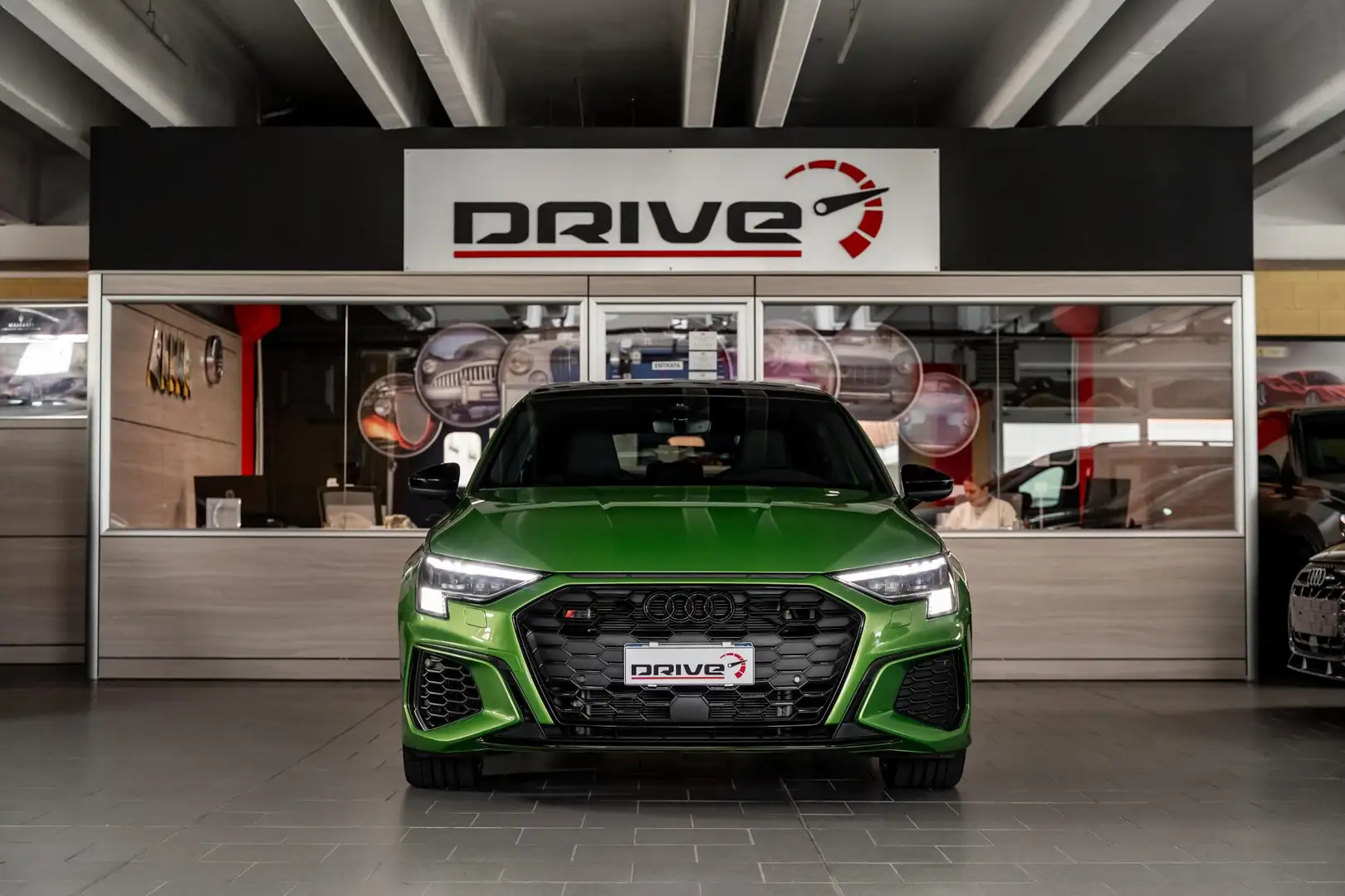Audi S3 2.0 tfsi Sport Attitude quattro s-tronic Grün - 2