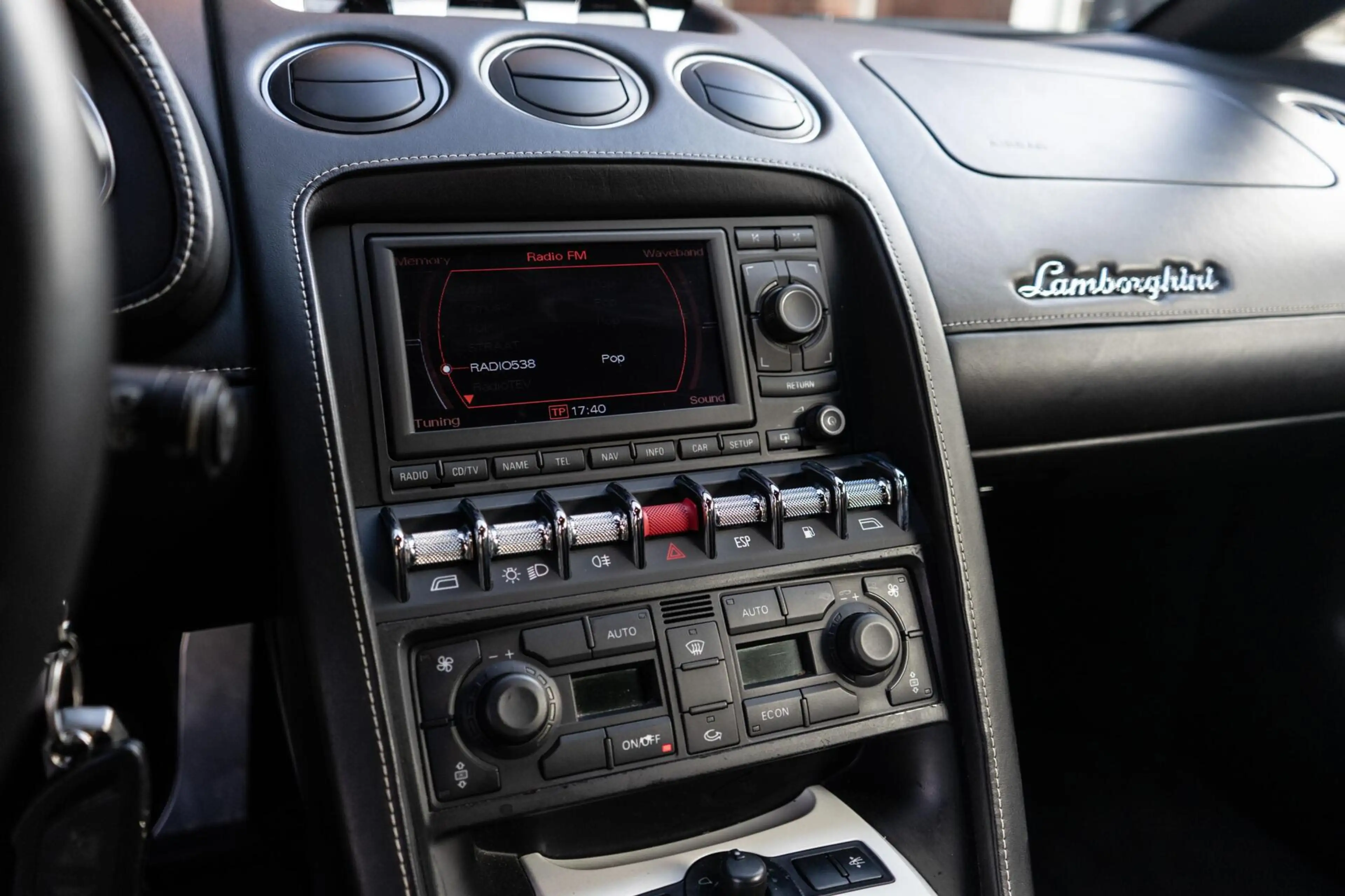 Lamborghini Gallardo 5.2 V10 LP560-4 Strada e-gear — photo 16