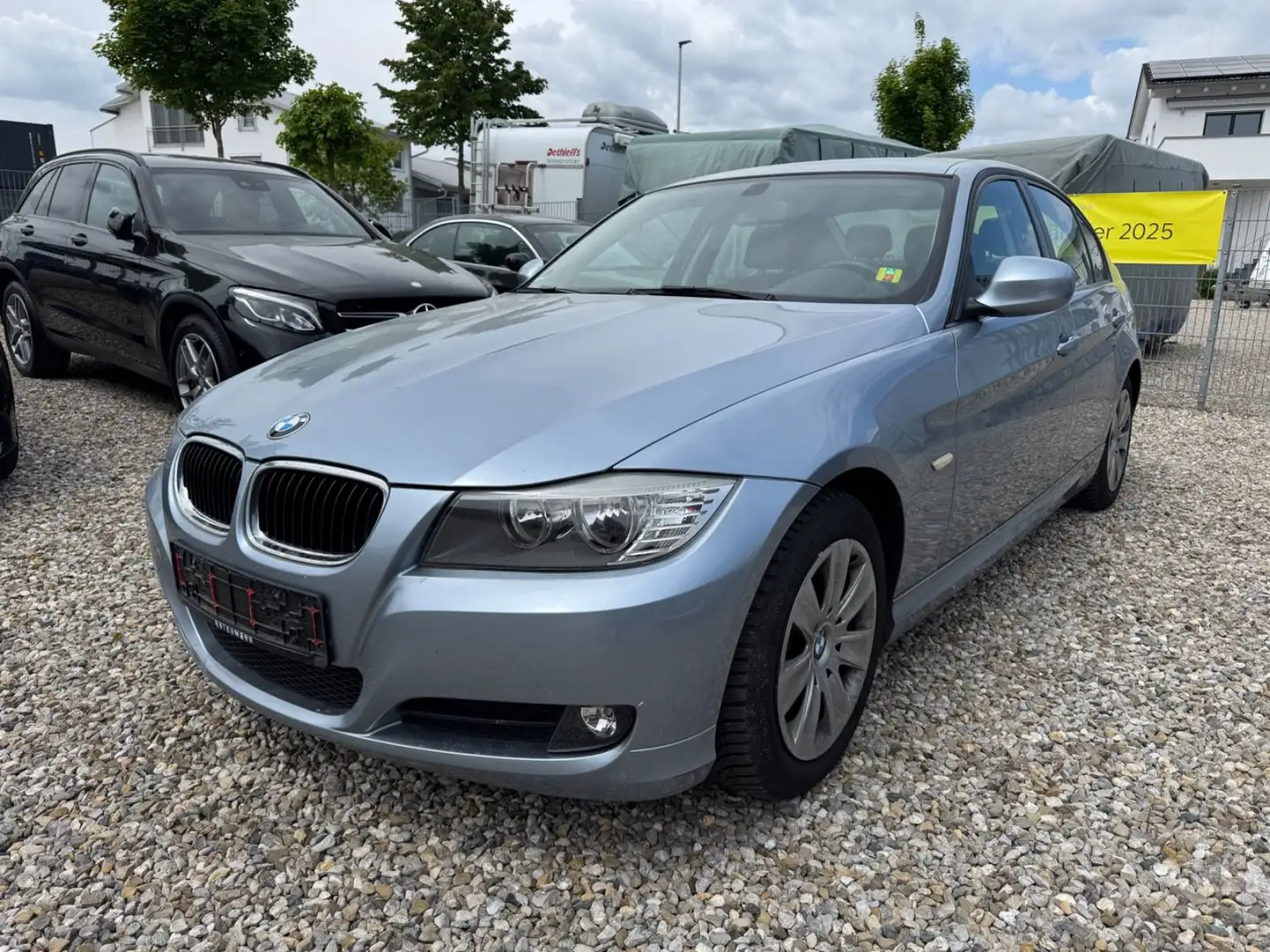 BMW 318 d Lim. Baureihe 3 Klima SHZ PDC HU02/26 2Hand Modrá - 1