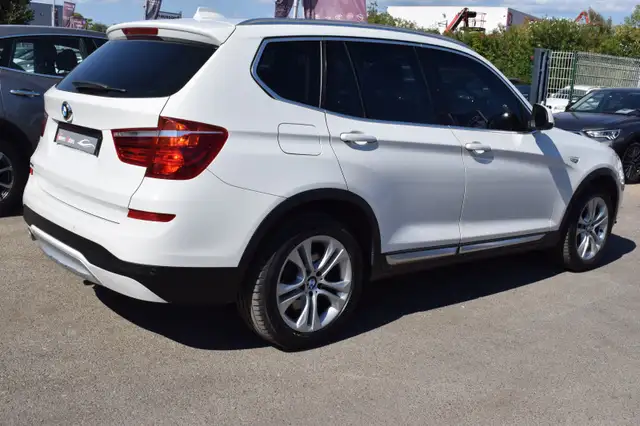 BMW X3 view 11