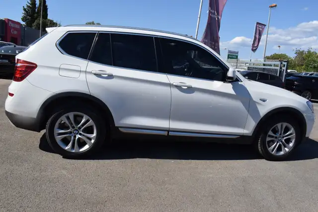 BMW X3 view 12