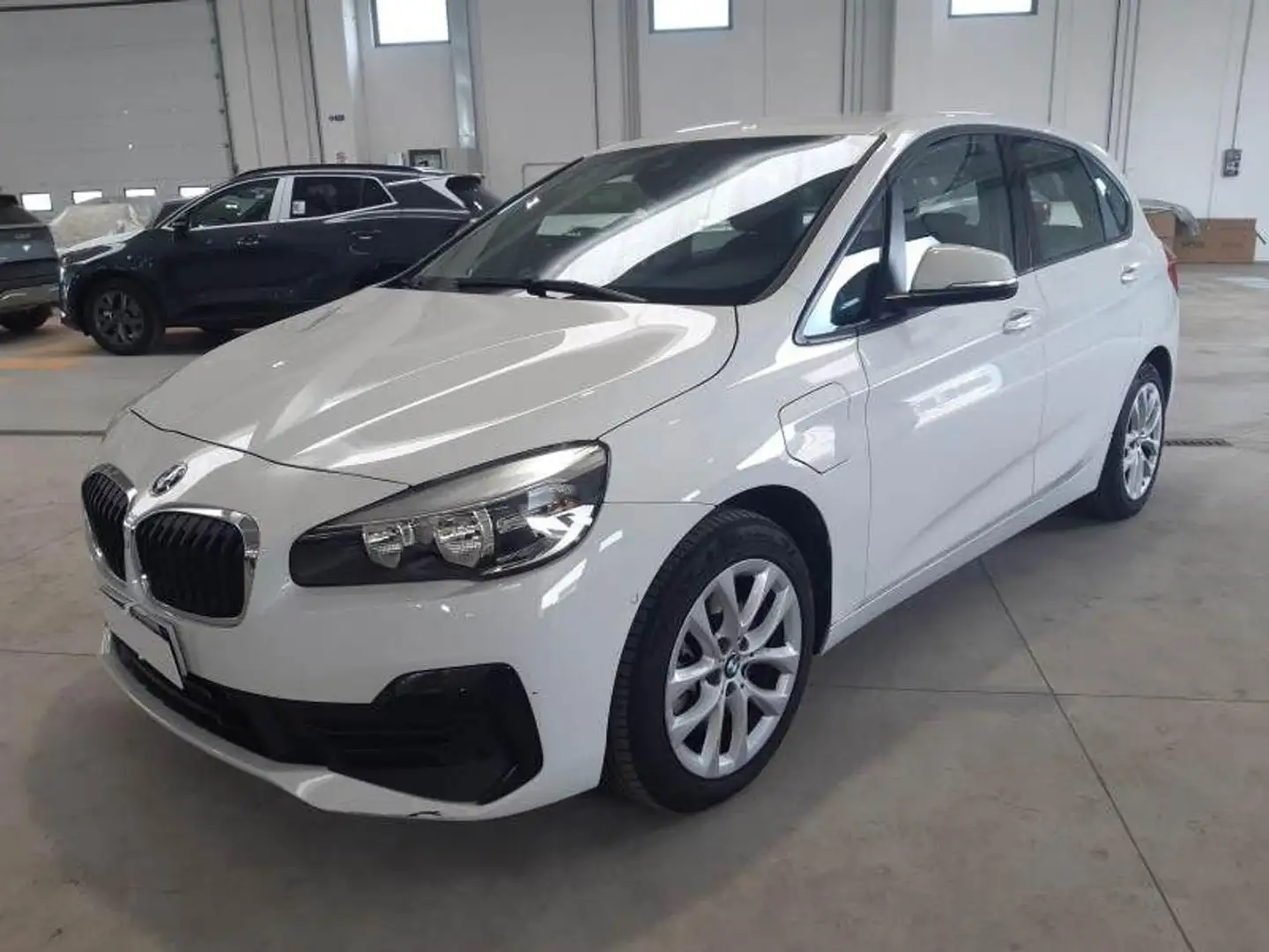 BMW 225 xe Active Tourer iPerformance Business aut. Bianco - 1